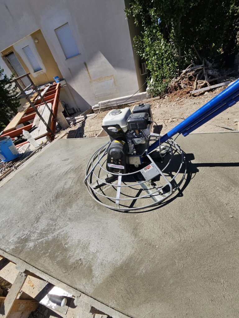 Nuovi macchinari per la realizzazione di pavimenti industriali: un passo avanti per qualità e affidabilità